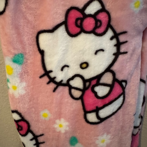 HELLO KITTY FLOWER POWER THROW (FIRM PRICE) - Picture 5 of 5